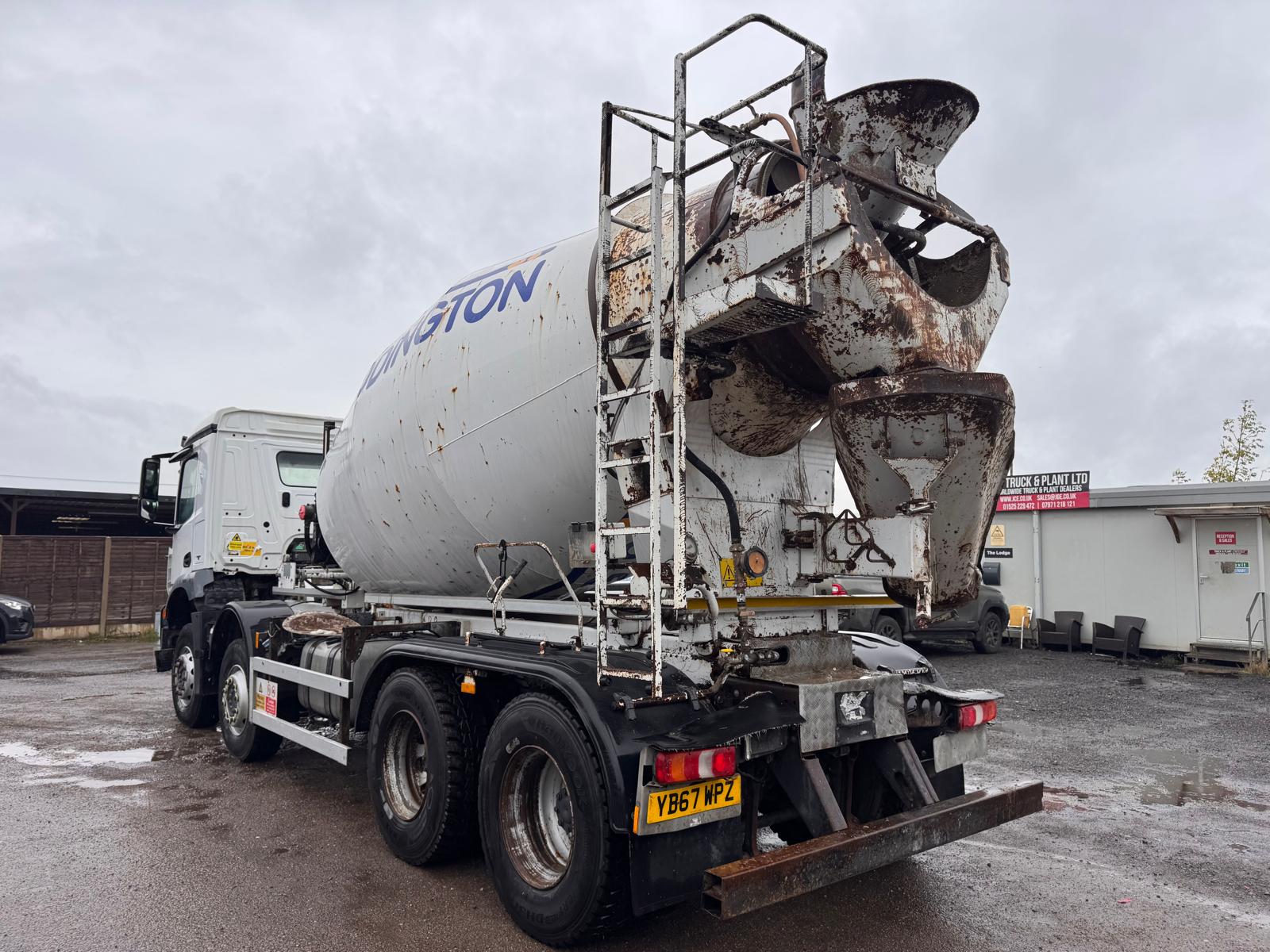 2017 MERCEDES 3240 CEMENT MIXER - Image 8