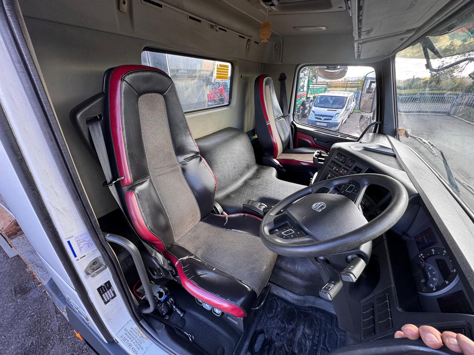 2016 VOLVO FMX420 TIPPER - Image 17