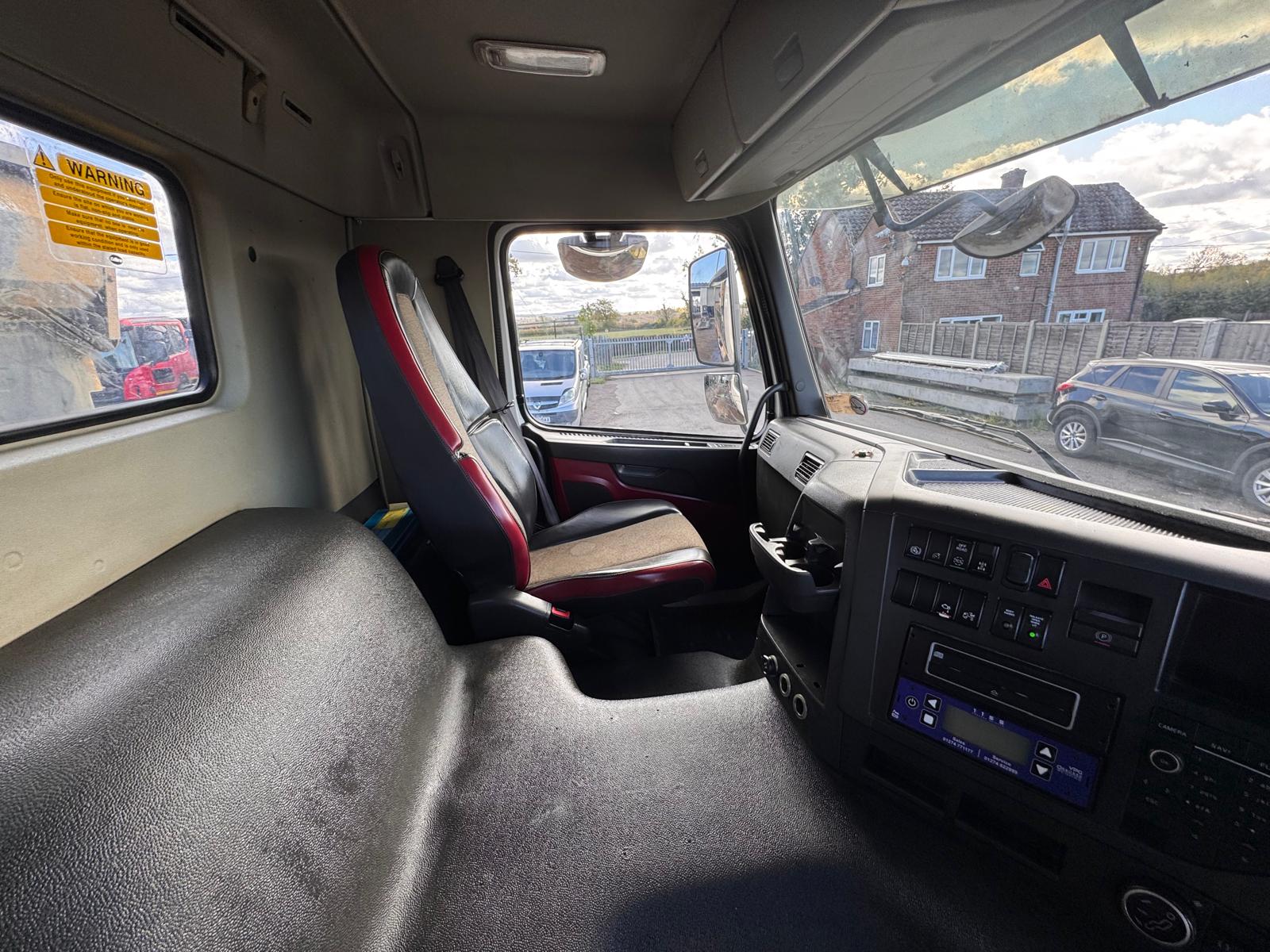 2016 VOLVO FMX420 TIPPER - Image 18