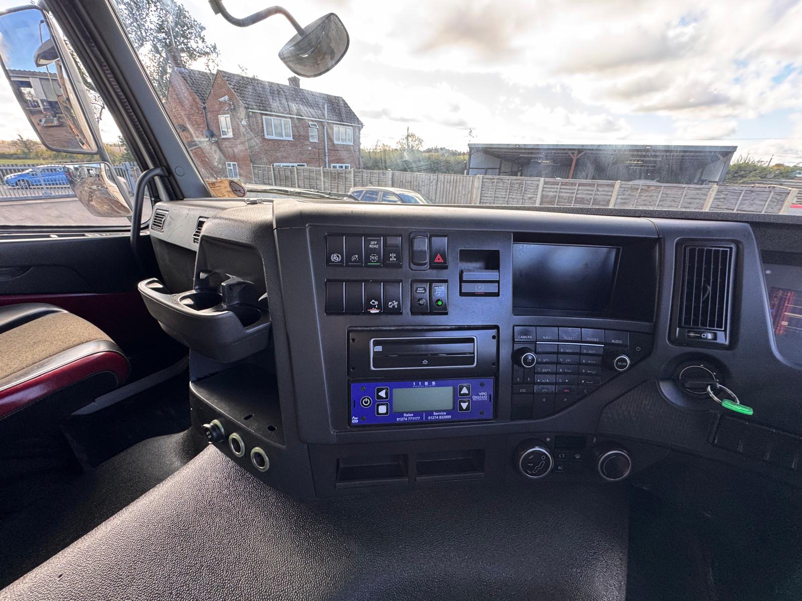 2016 VOLVO FMX420 TIPPER - Image 19