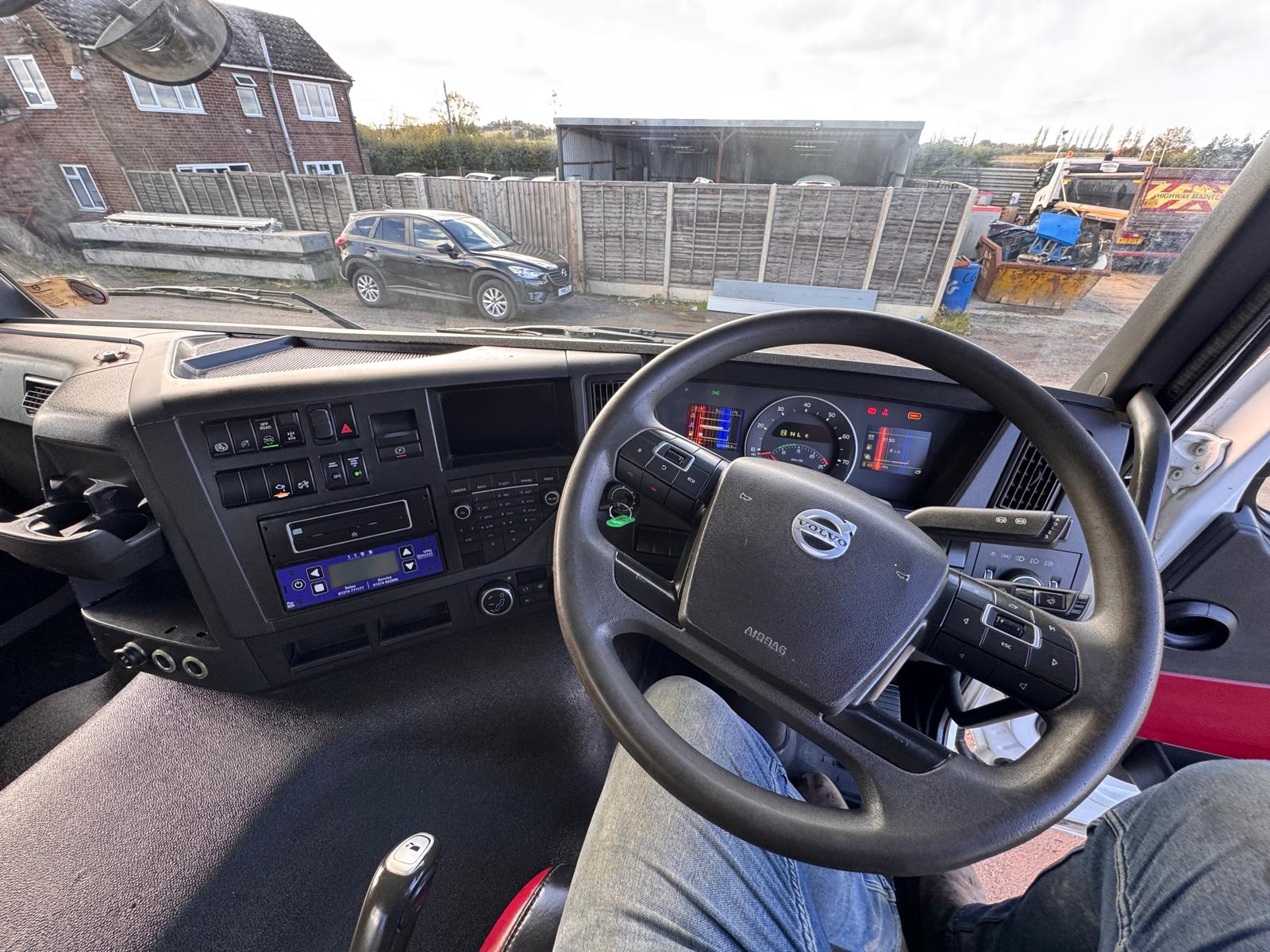 2016 VOLVO FMX420 TIPPER - Image 20