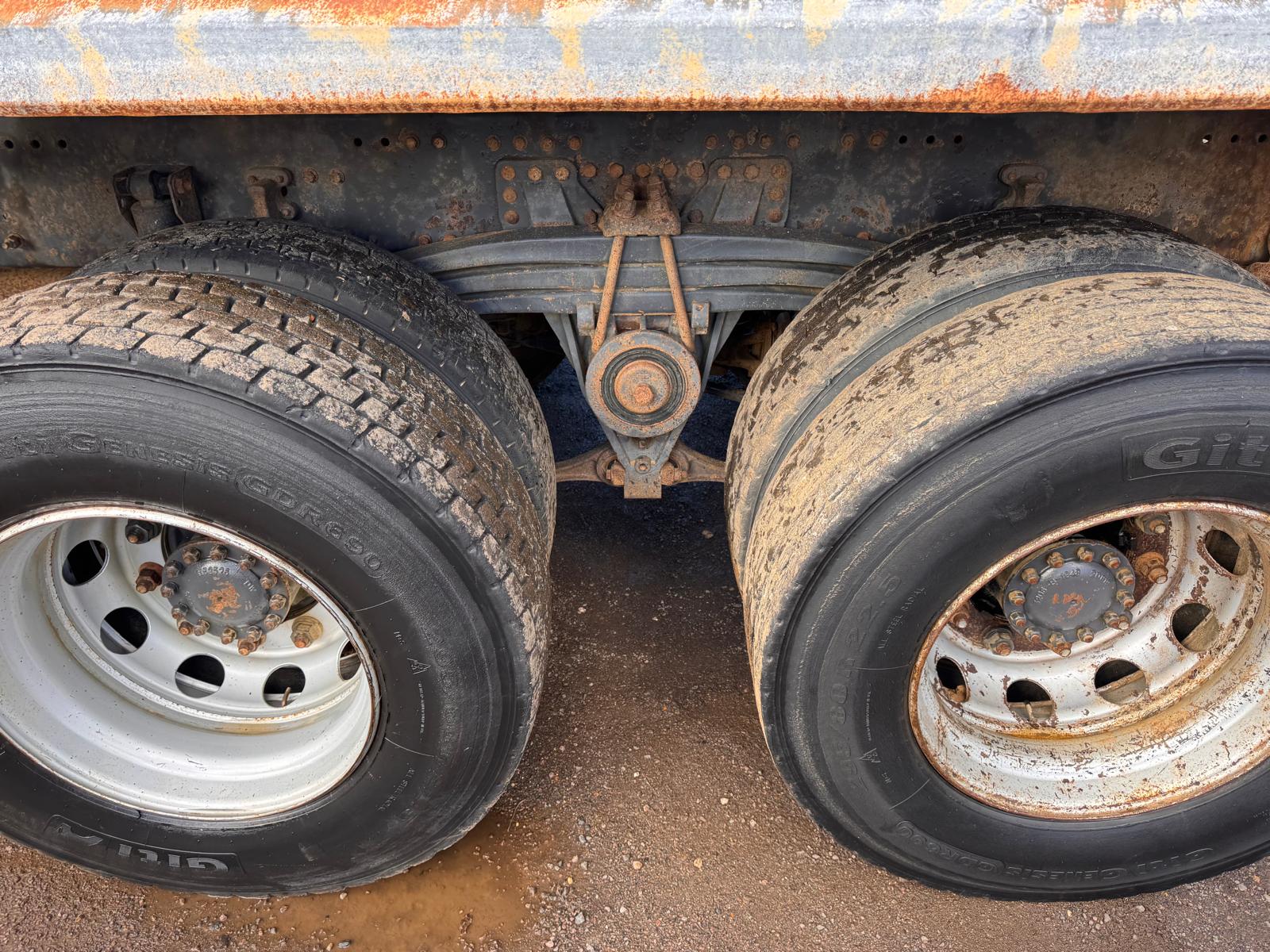 2016 VOLVO FMX420 TIPPER - Image 11