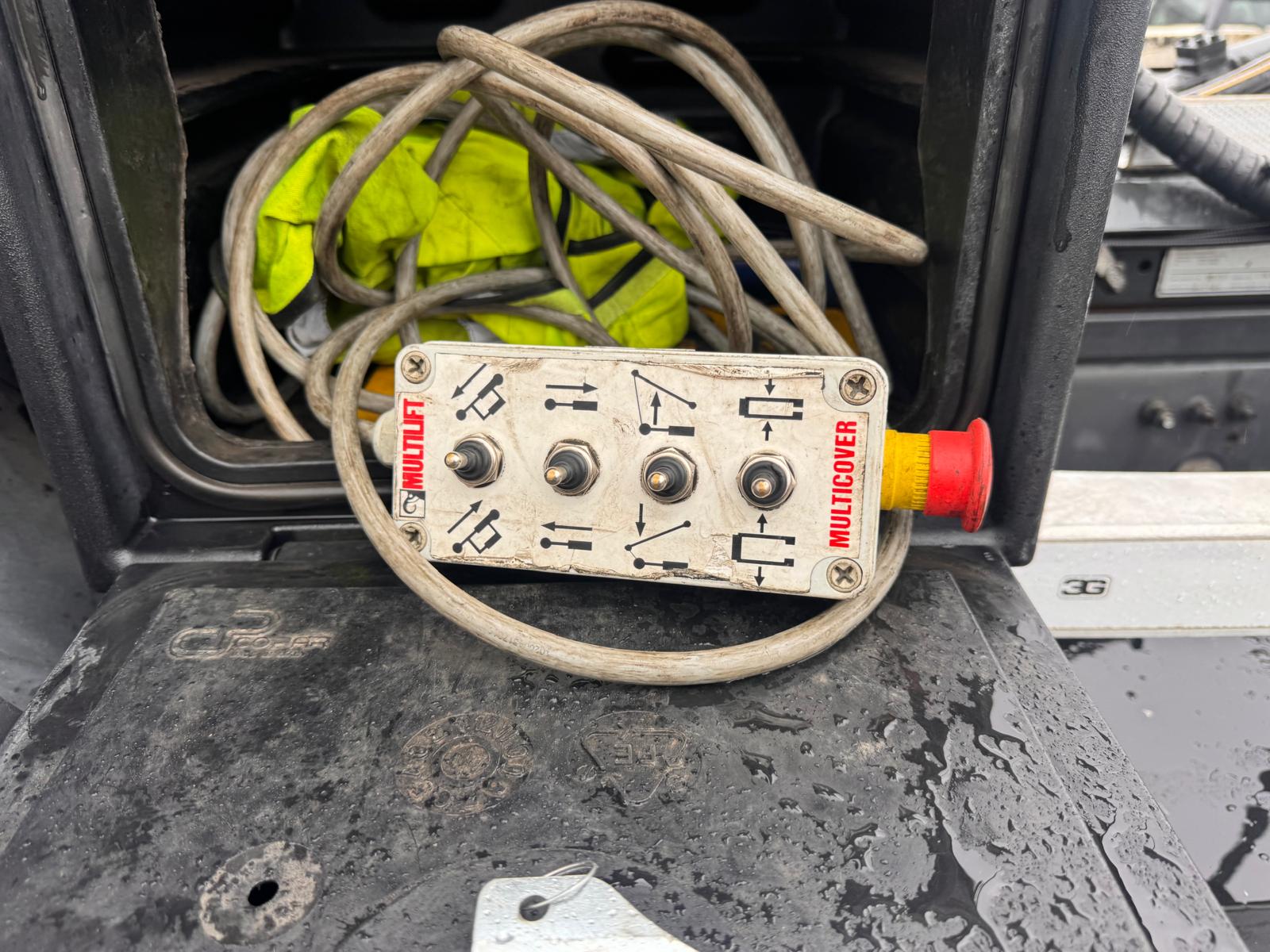 2018 VOLVO FM410 HOOK LOADER - Image 15