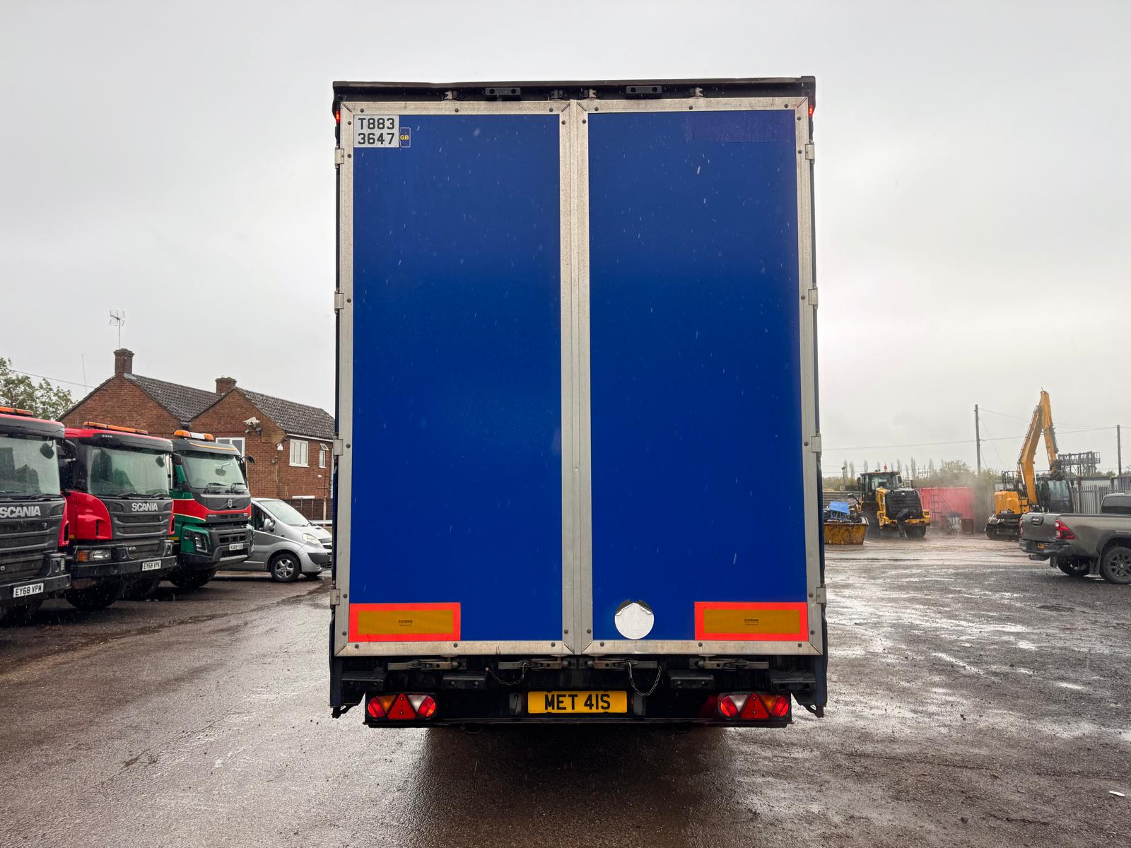 2010 SDC CURTAINSIDE TRAILER - Image 4