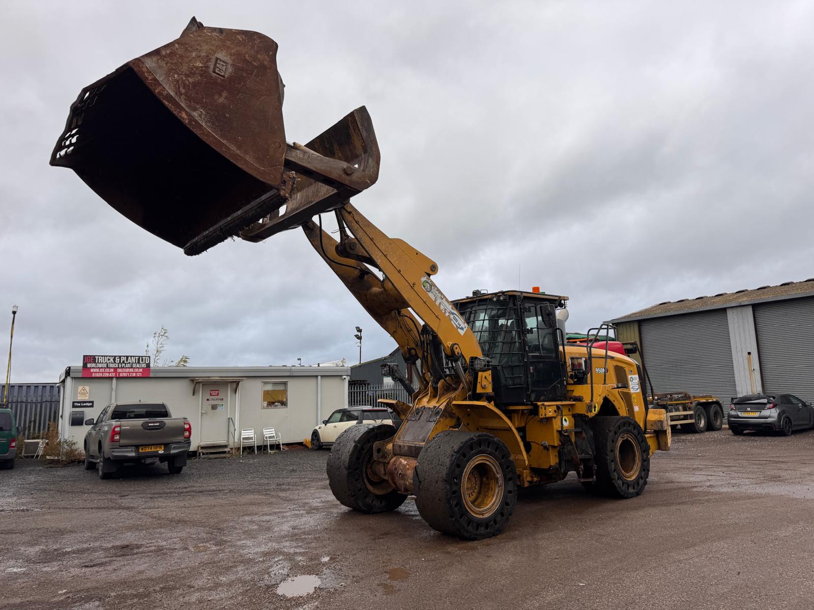 2021 CAT 950M LOADING SHOVEL - Image 2