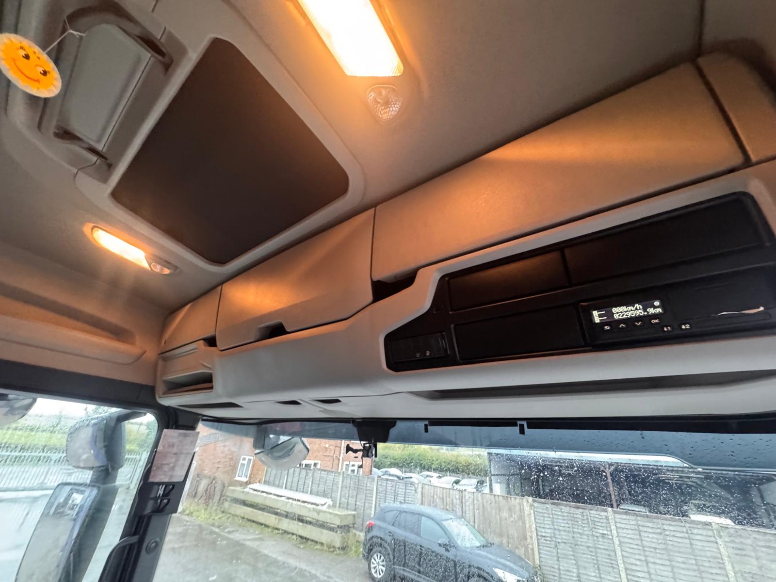 SCANIA R500XT TACTOR UNIT - Image 25