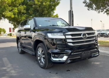 Armoured Toyota Land Cruiser LC300 B6 – front three-quarter view